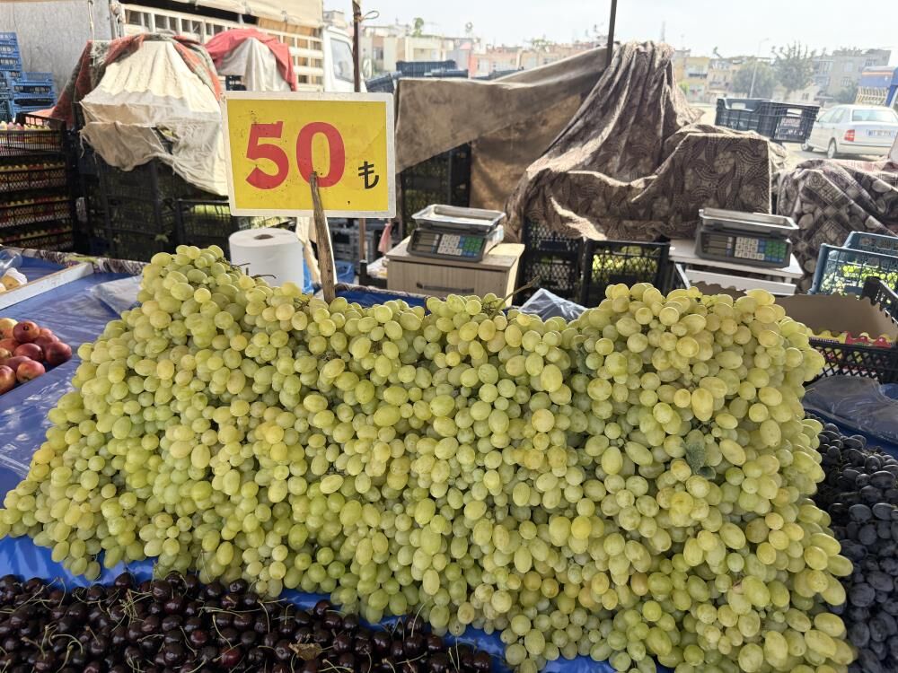 Yüksek rekolte üzüm fiyatlarını düşürdü