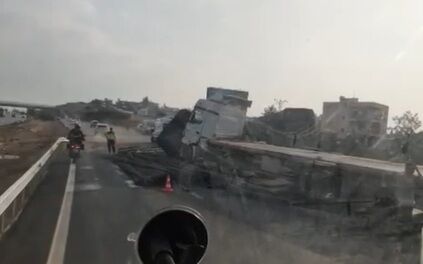 TARSUS OTOYOLU’NDA KARŞI ŞERİDE GEÇEN TIR OTOMOBİLLE ÇARPIŞTI: 1 ÖLÜ